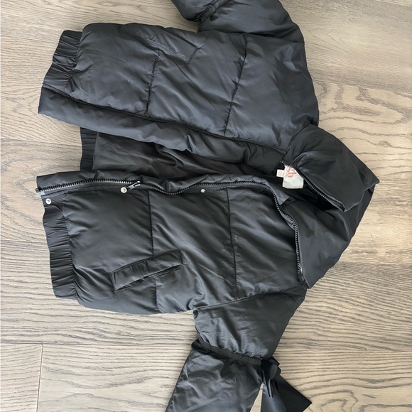 Like New!!!GB Girls Black Puffer Jacket size 8/10 (M)